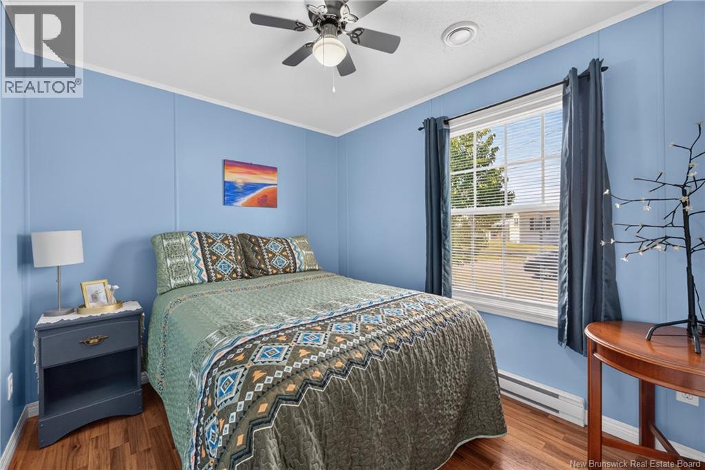 98 Hayward - Image 32