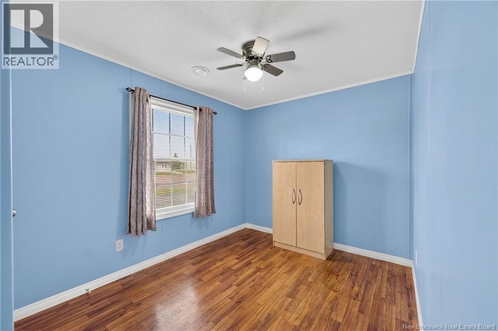 98 Hayward - Image 34