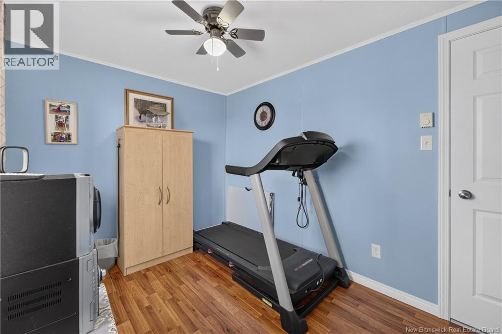 98 Hayward - Image 26