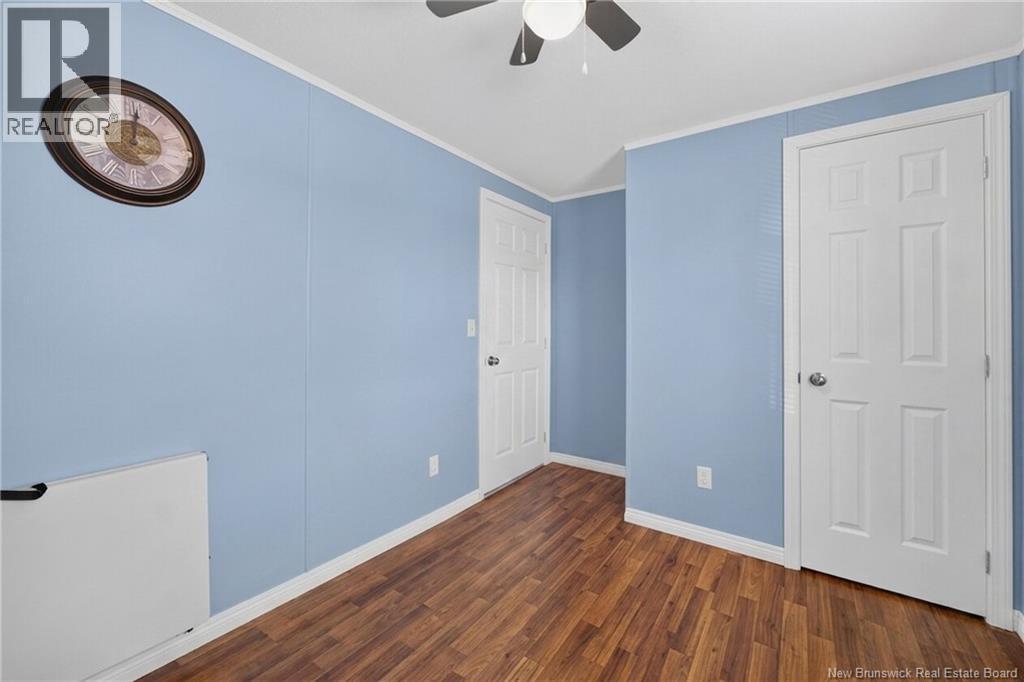98 Hayward - Image 29