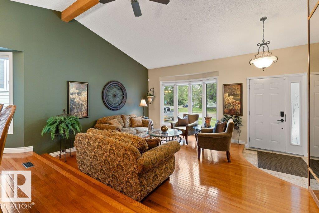 15 LUCIEN DR, Lacombe Park, St. Albert photo 3