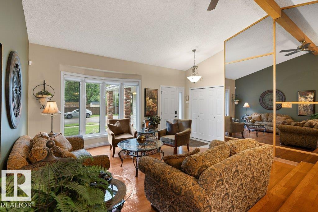 15 LUCIEN DR, Lacombe Park, St. Albert photo 5