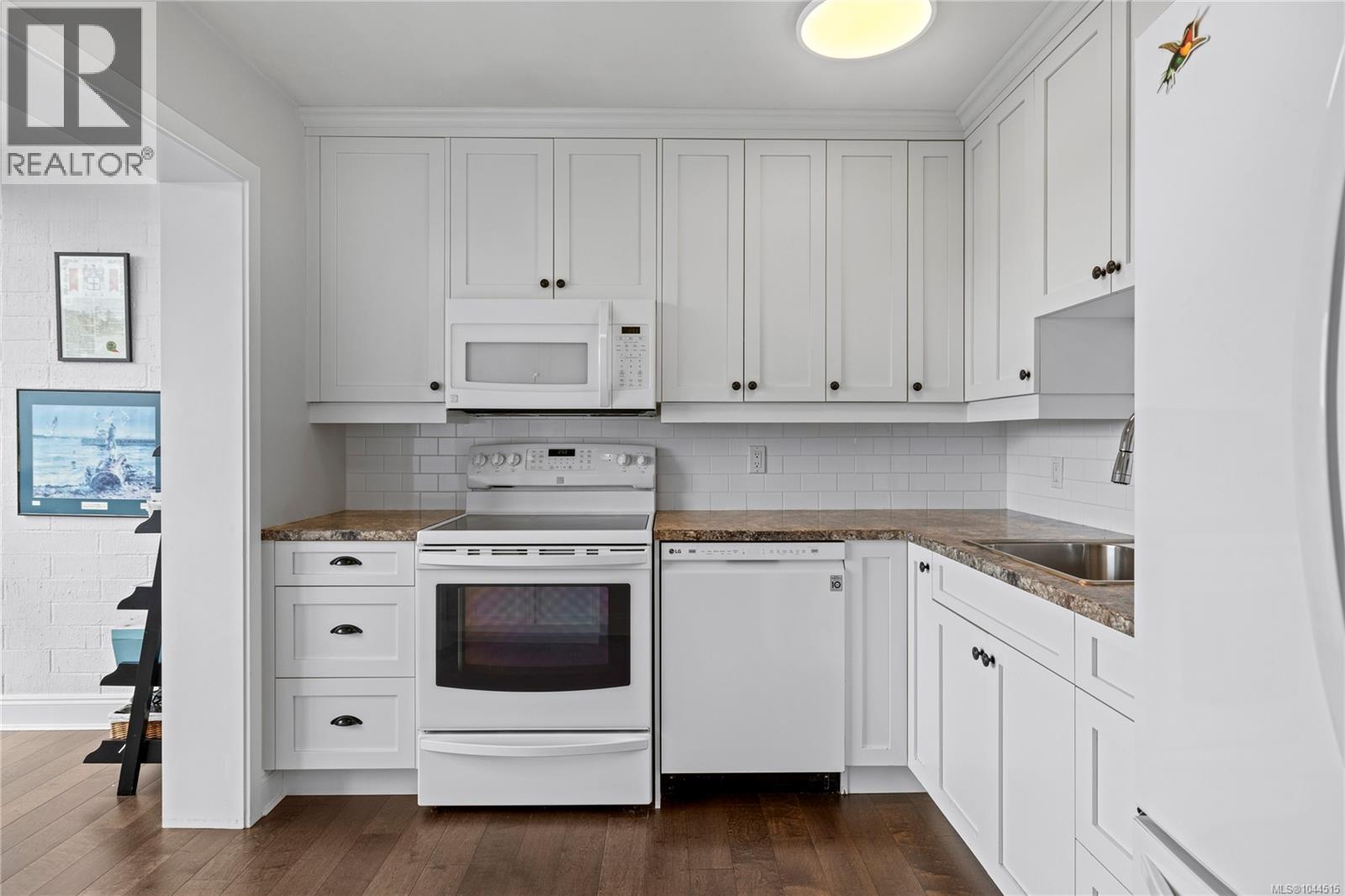 #804 33 Mt. Benson St - Image 8