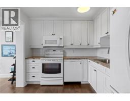 Kitchen - 804 33 Mt. Benson St, Nanaimo, BC V9S5L2 Photo 8