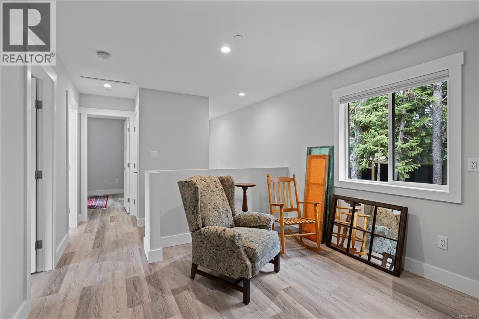 242 Sunningdale Rd E - 14