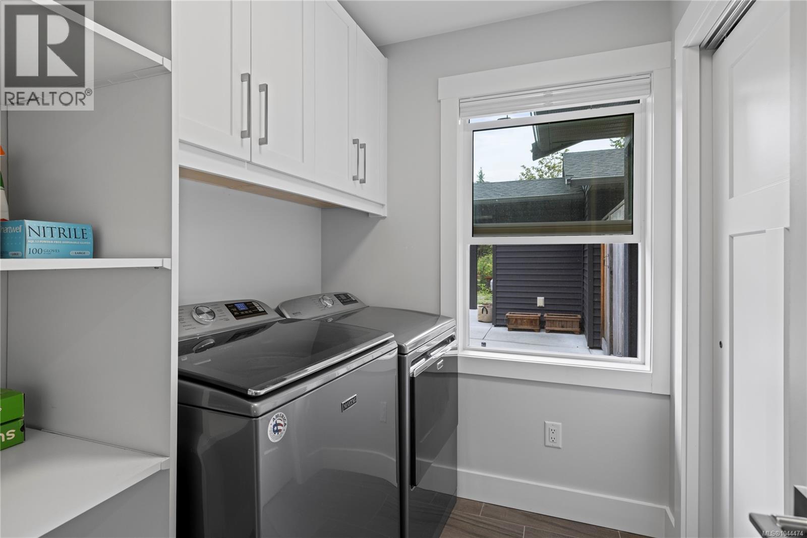 242 Sunningdale Rd E - 17