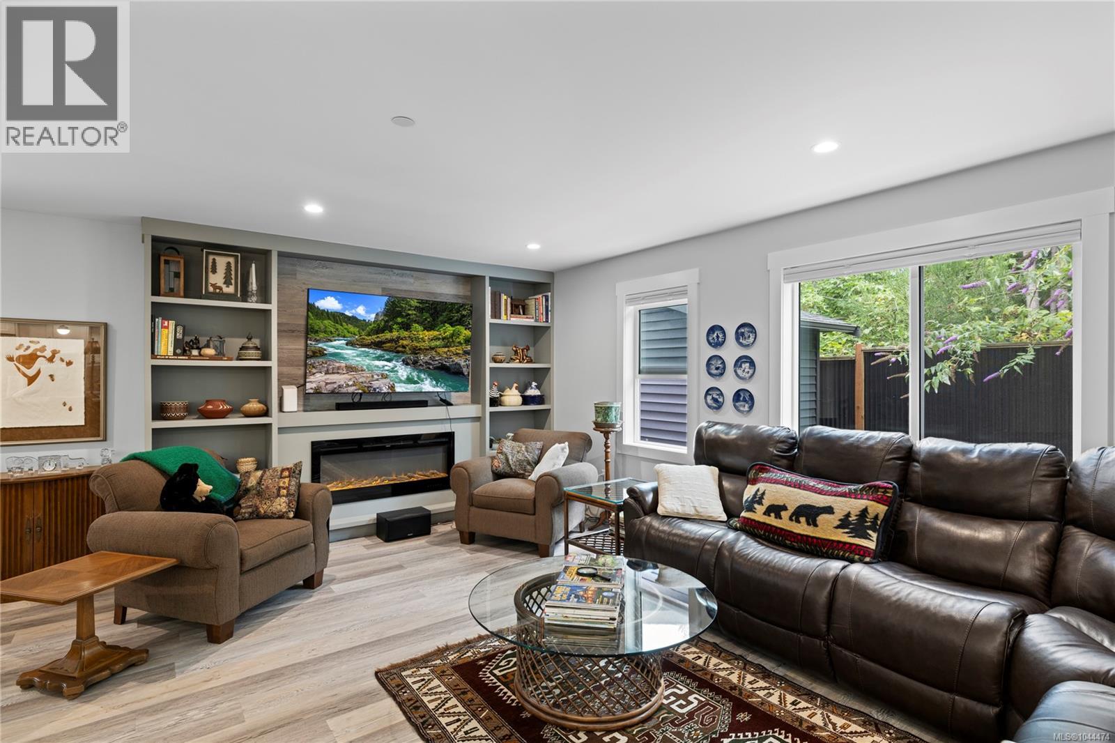 242 Sunningdale Rd E - 2