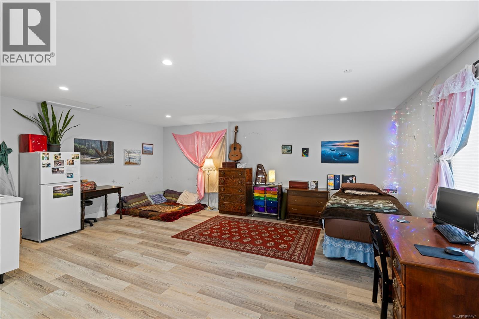 242 Sunningdale Rd E - 24