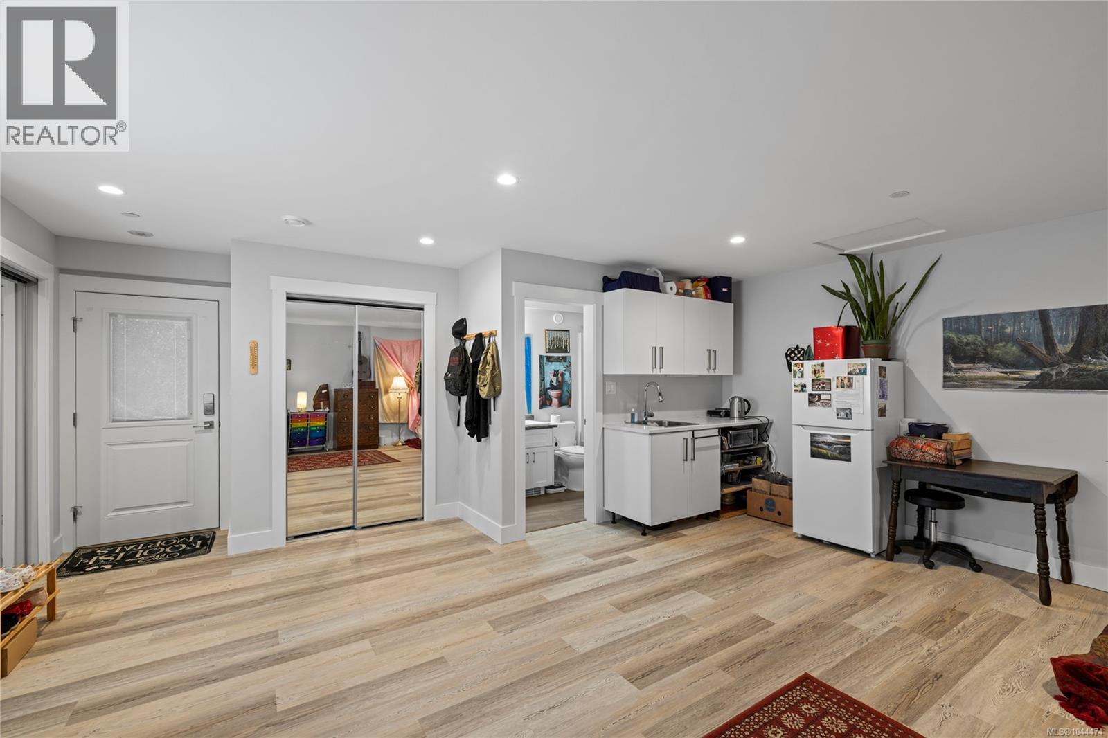 242 Sunningdale Rd E - 25