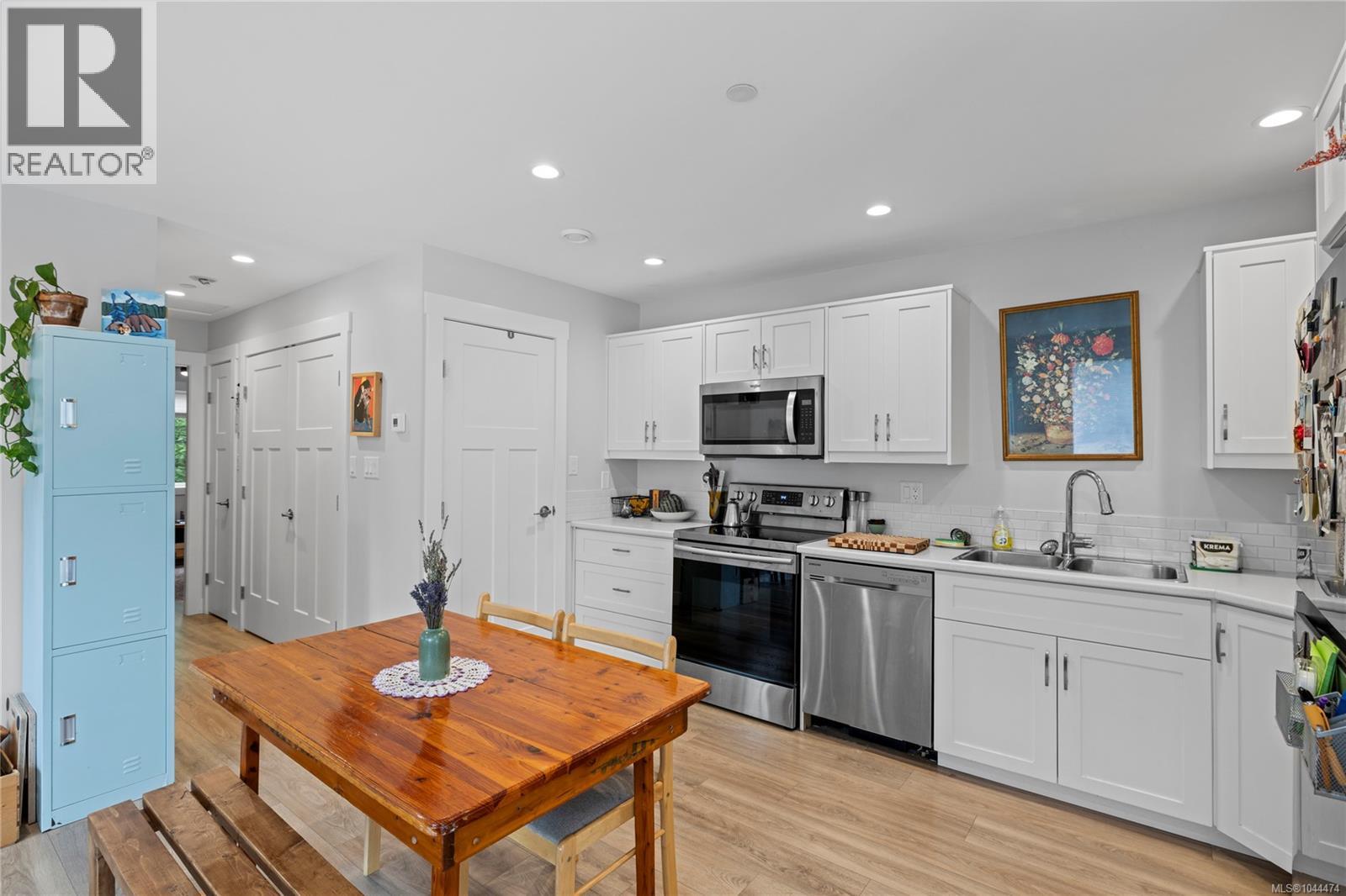 242 Sunningdale Rd E - Image 28