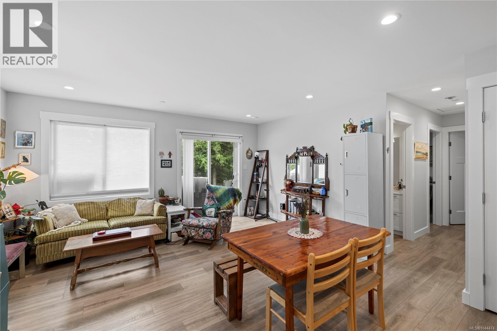 242 Sunningdale Rd E - Image 29