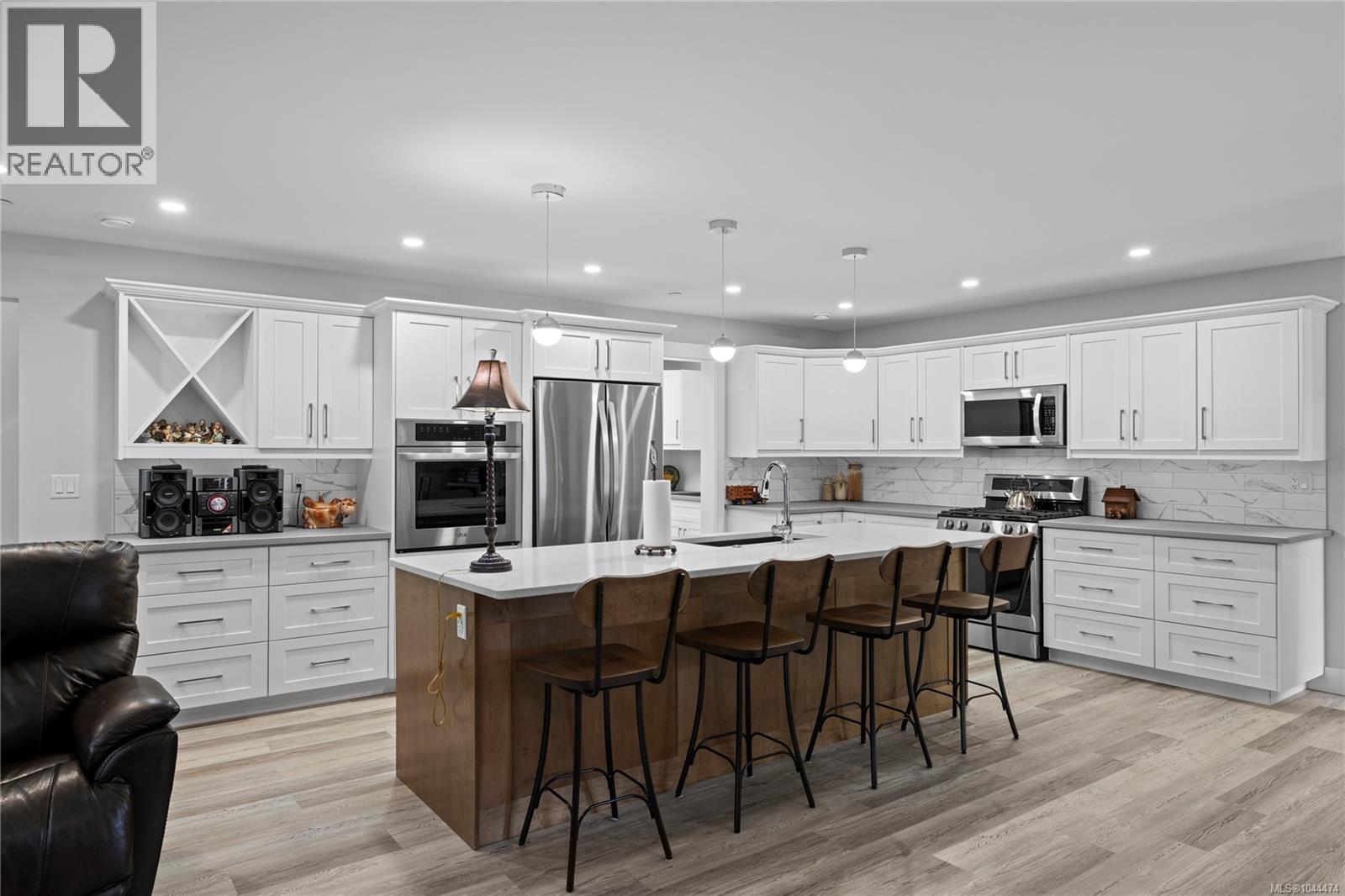 242 Sunningdale Rd E - 3