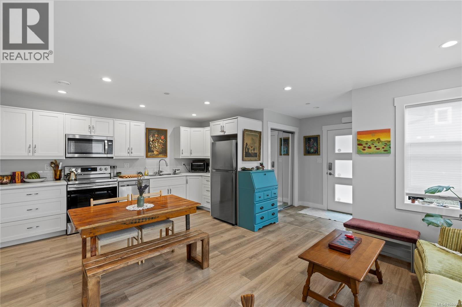 242 Sunningdale Rd E - Image 33