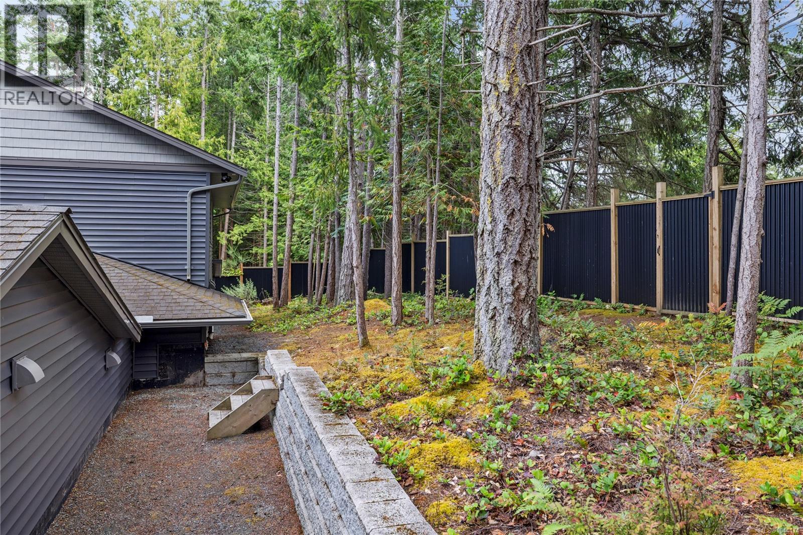 242 Sunningdale Rd E - 38