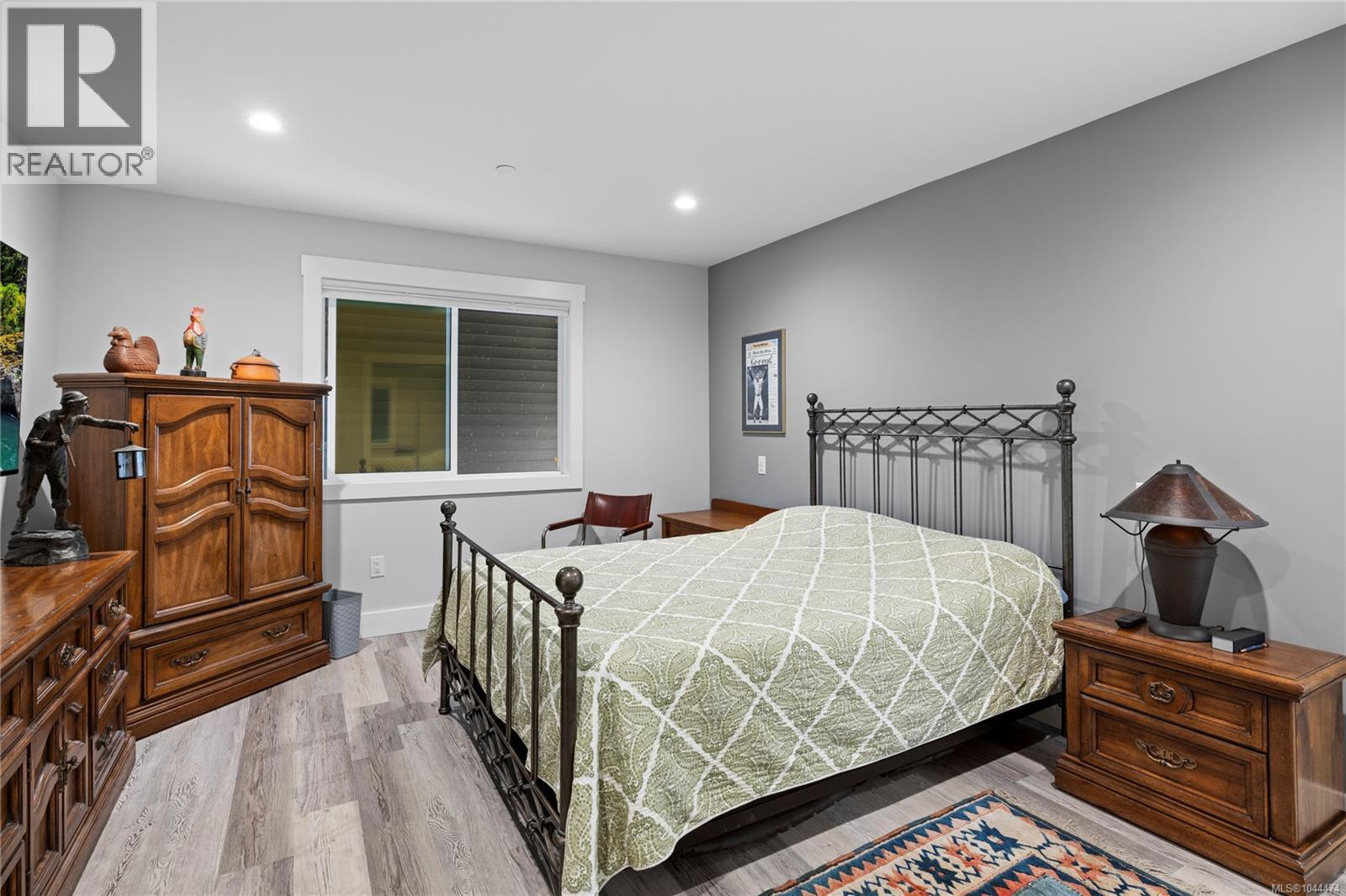 242 Sunningdale Rd E - 7