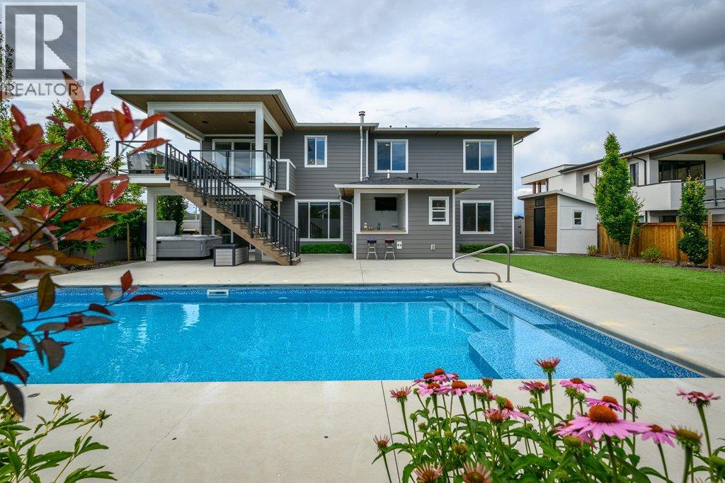 631 Mt Ida Crescent