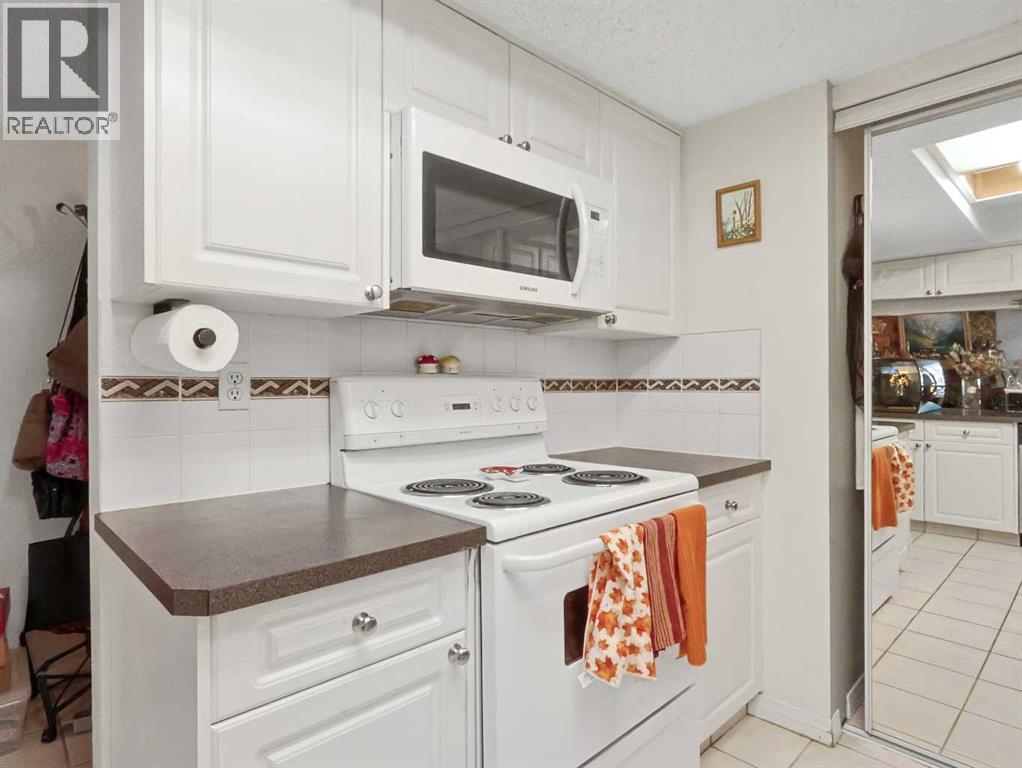 #205 1625 14 Avenue SW - 16