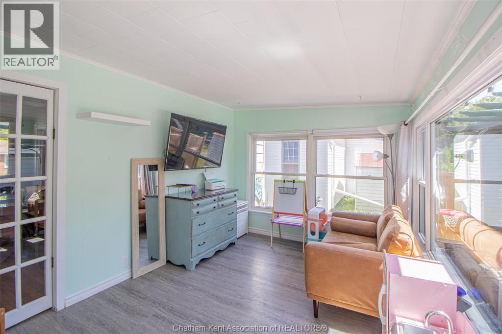 16 Sheldon AVENUE - 16