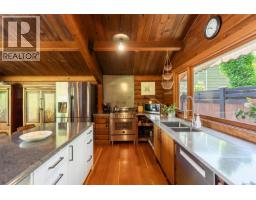10968 Madrona Dr, North Saanich, BC V8R6K2 Photo 16