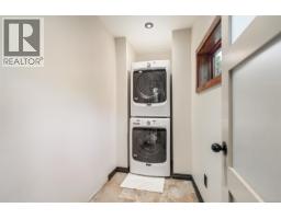 10968 Madrona Dr, North Saanich, BC V8R6K2 Photo 35