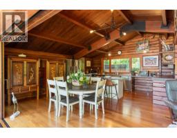 Living room - 10968 Madrona Dr, North Saanich, BC V8R6K2 Photo 14