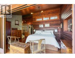 10968 Madrona Dr, North Saanich, BC V8R6K2 Photo 22