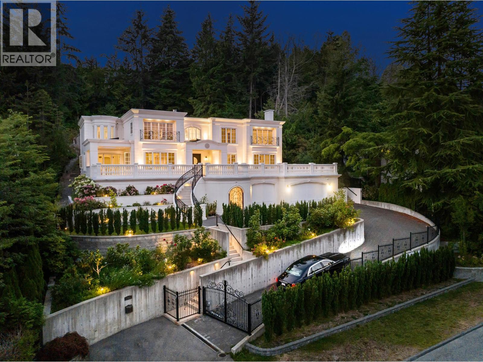 735 ST. ANDREWS ROAD