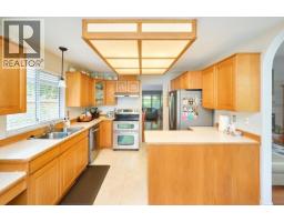 23635 108 Loop, Maple Ridge, BC V2W1B2 Photo 8