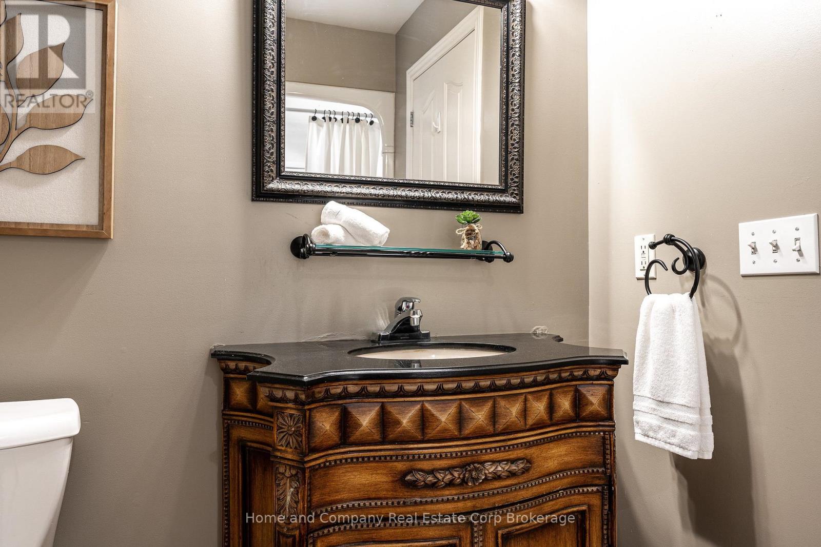 354 DUFFERIN STREET - 24
