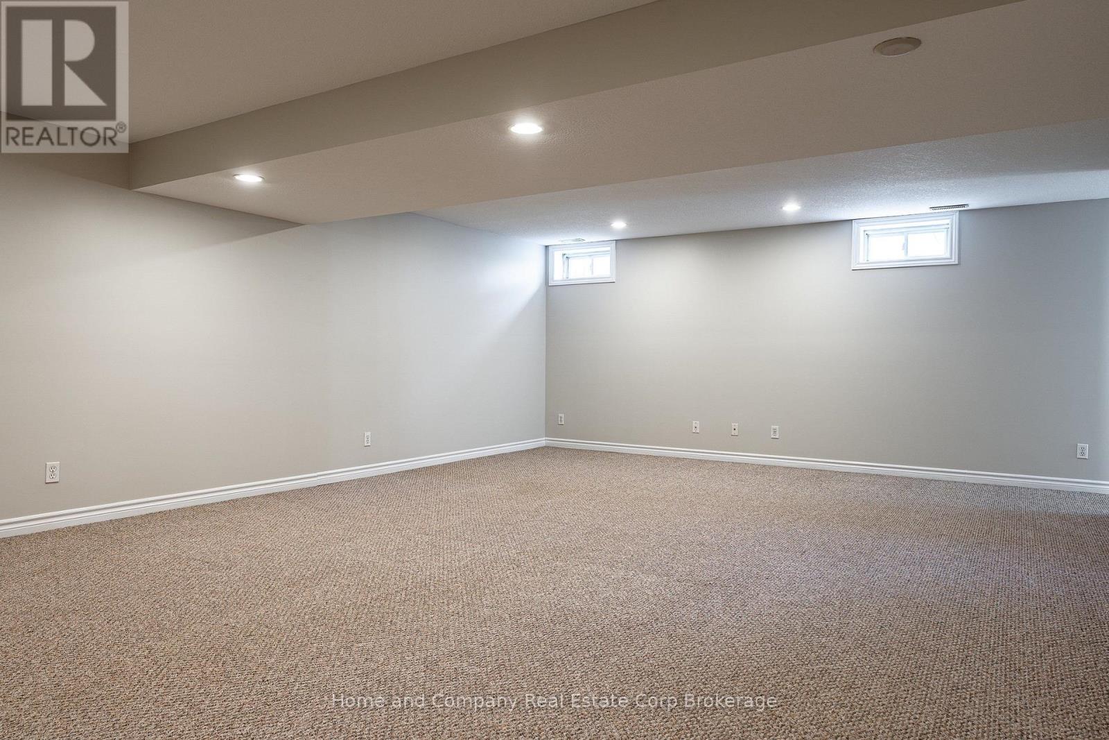 354 DUFFERIN STREET - 26