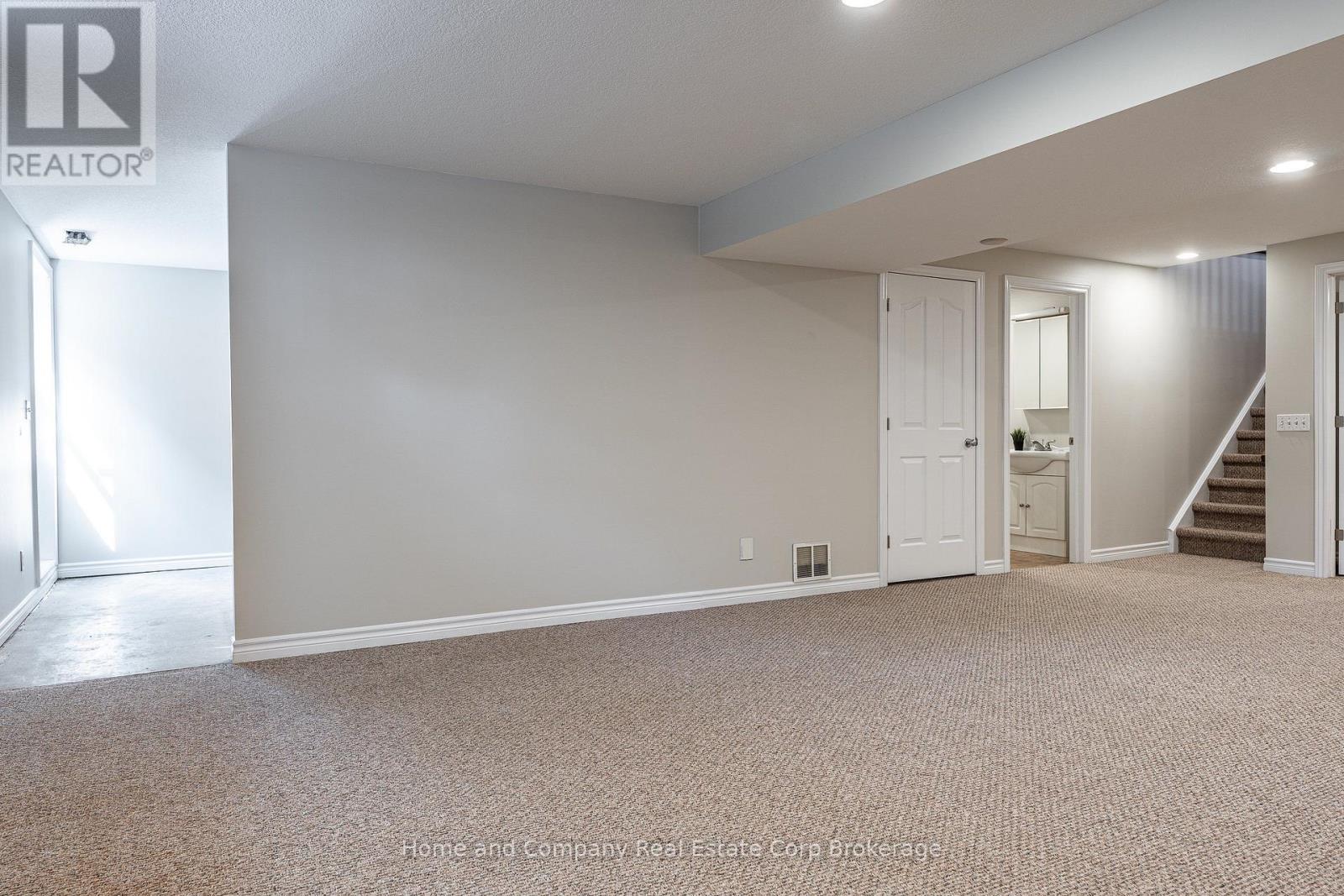 354 DUFFERIN STREET - 27
