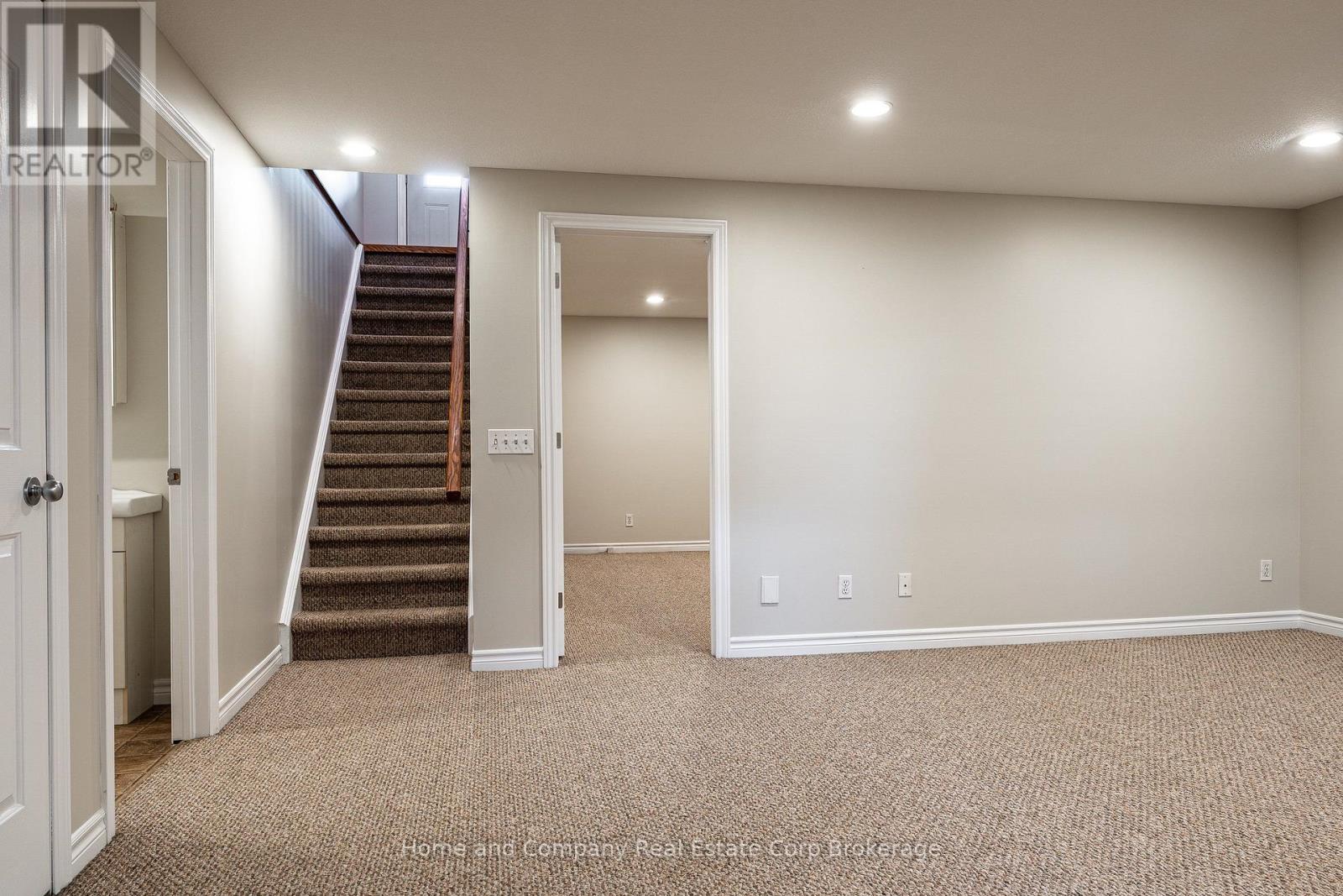 354 DUFFERIN STREET - 29