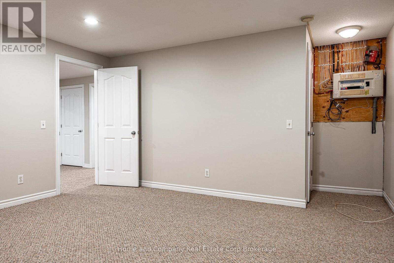 354 DUFFERIN STREET - 31