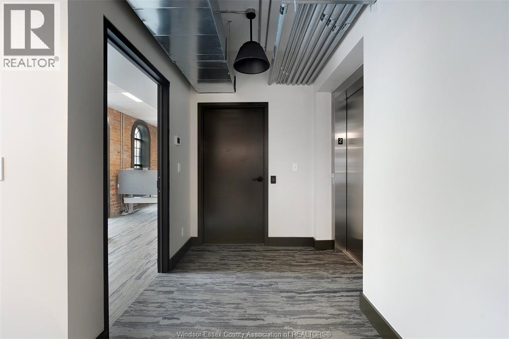 58 CHATHAM STREET West Unit# 200, Windsor — photo 3