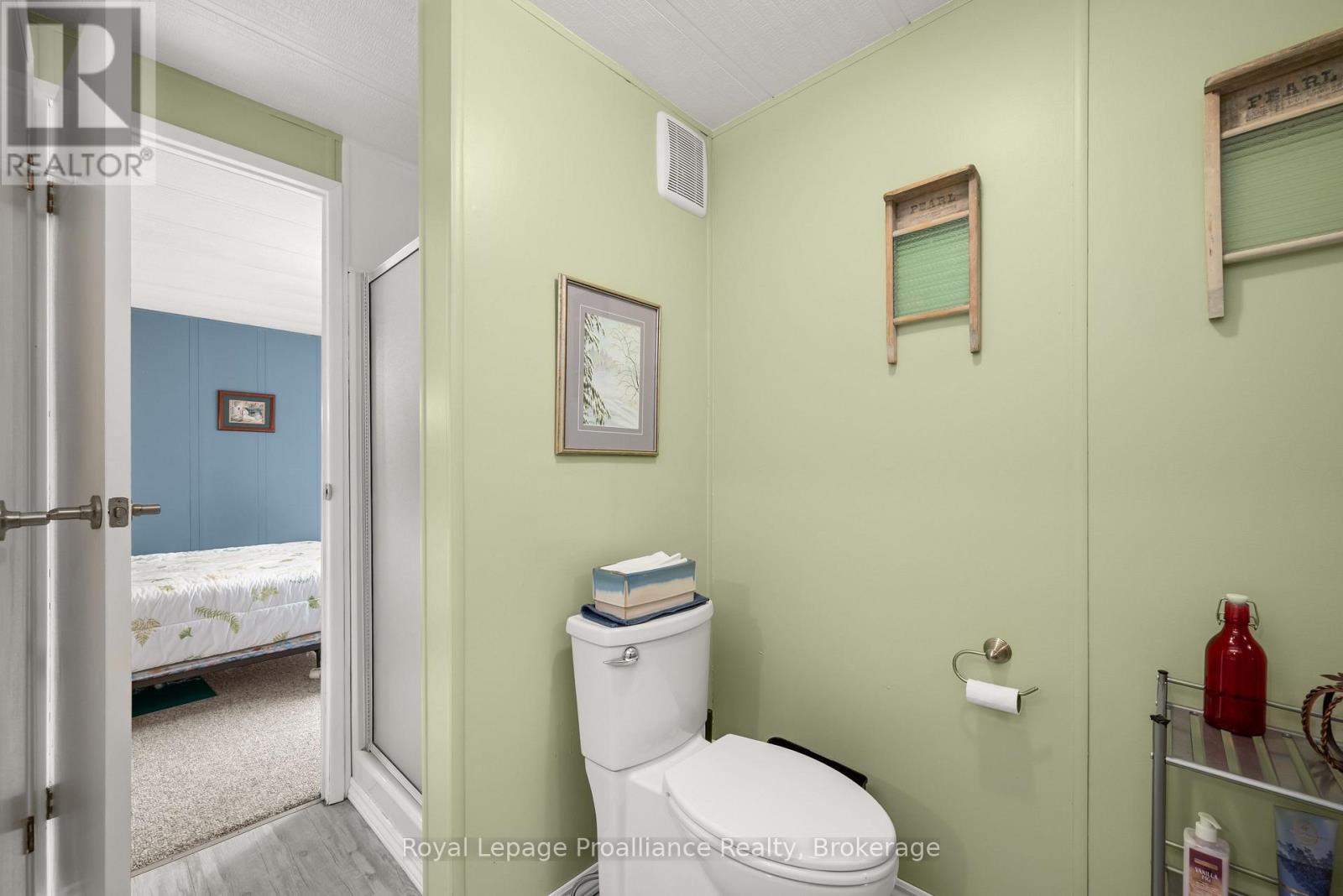 1064 EIGHTH LANE - 33