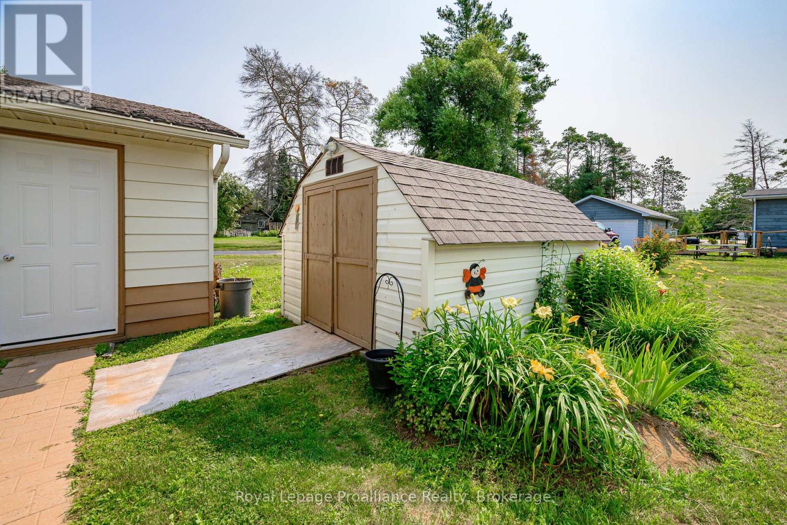 1064 EIGHTH LANE - 47