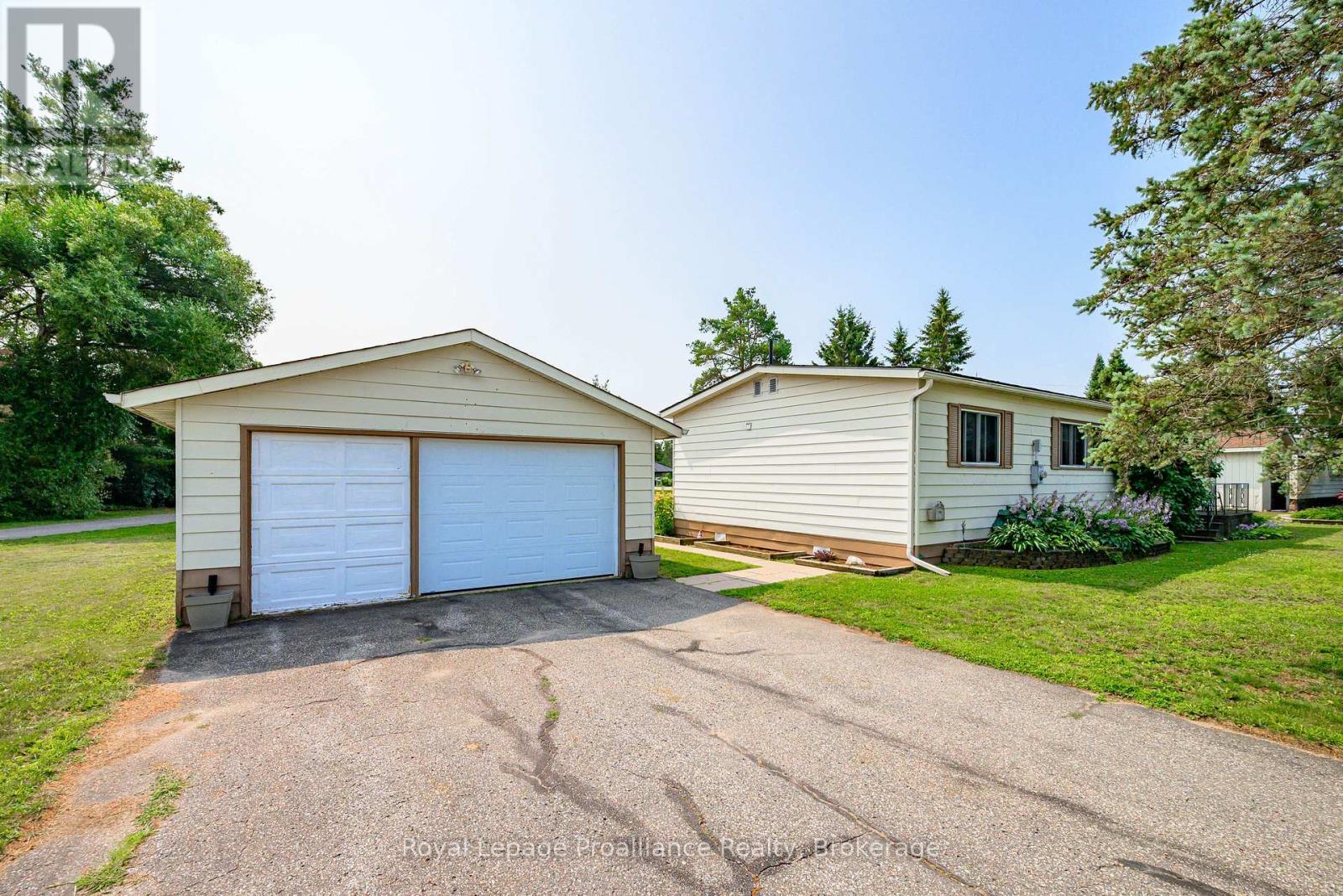 1064 EIGHTH LANE - 5