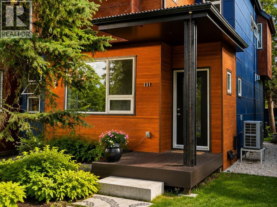 131 8 Avenue NE, Crescent Heights, Calgary photo 1