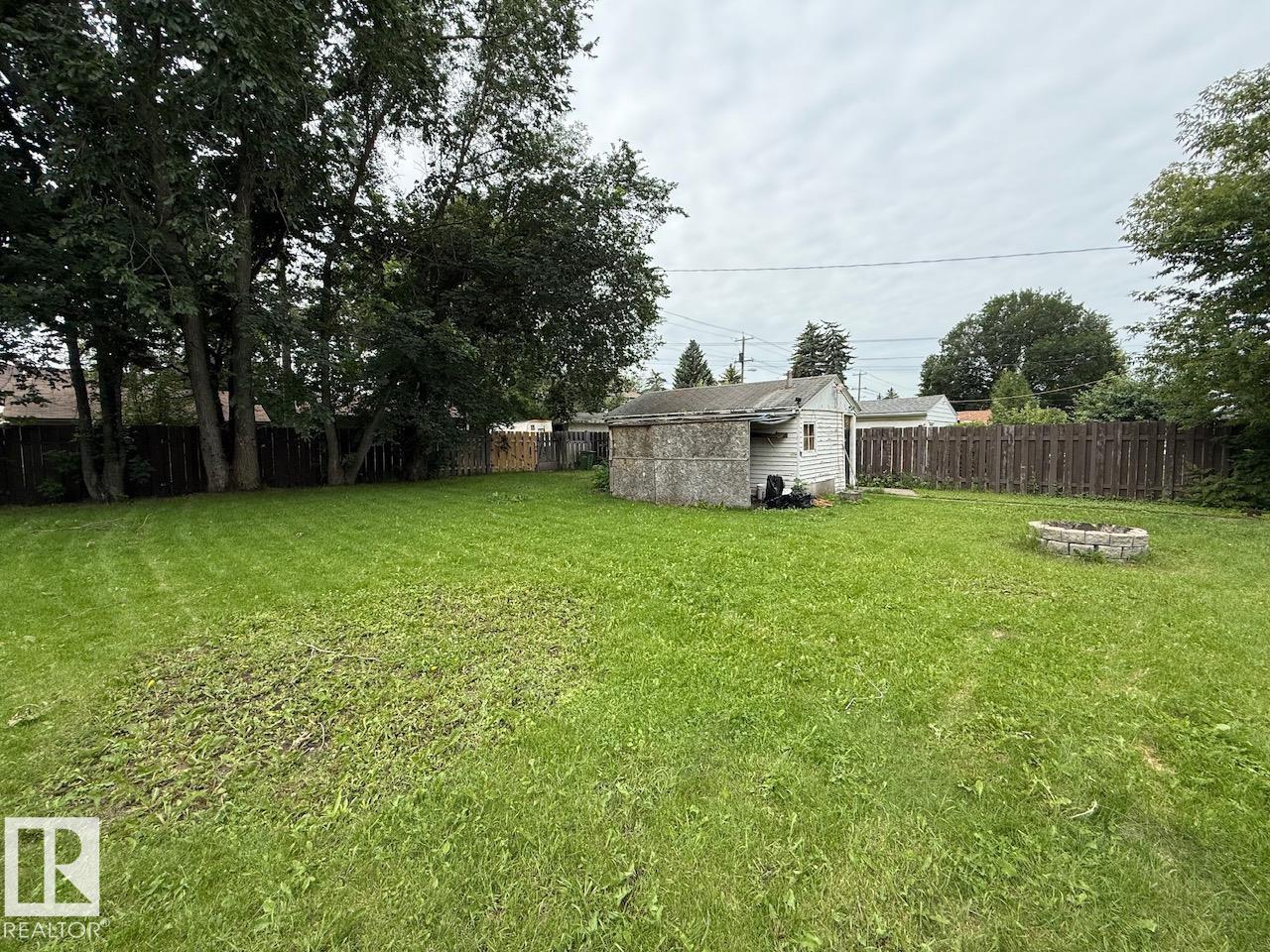 7607 83 AV NW - Image 15