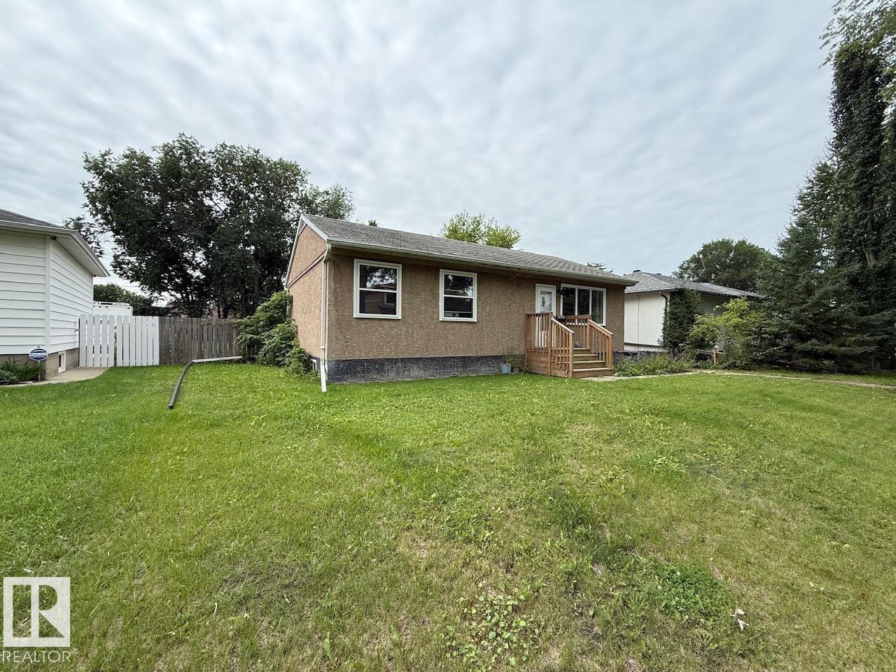 7607 83 AV NW, Idylwylde, Edmonton photo 2