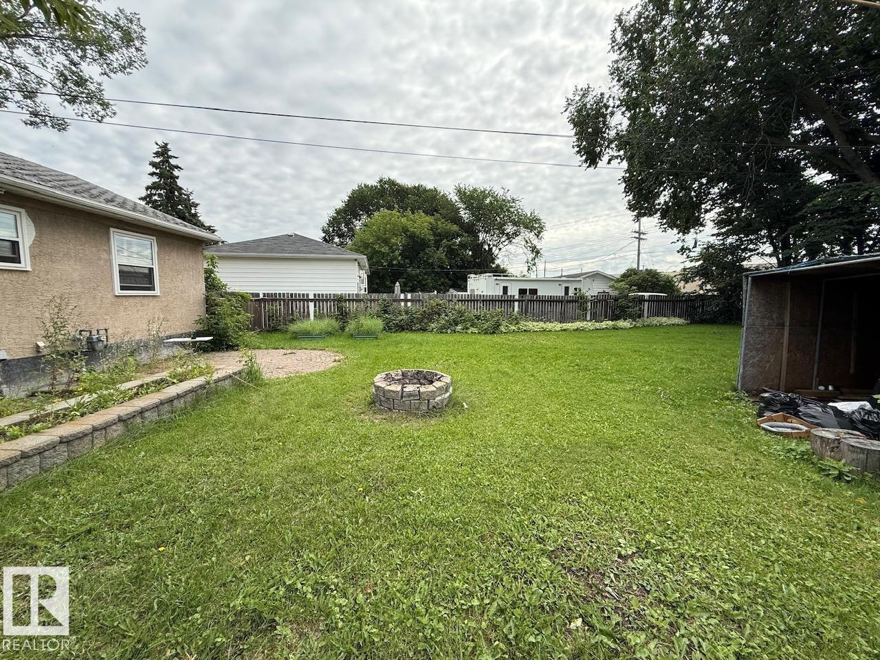 7607 83 AV NW - Image 8