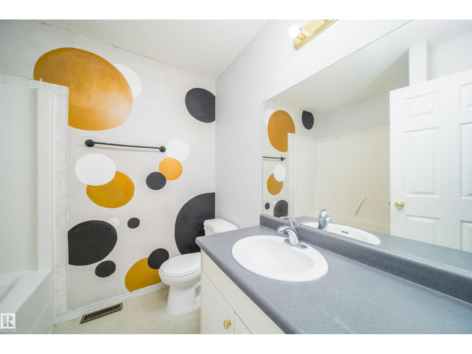 12041/43 67 ST NW - 17