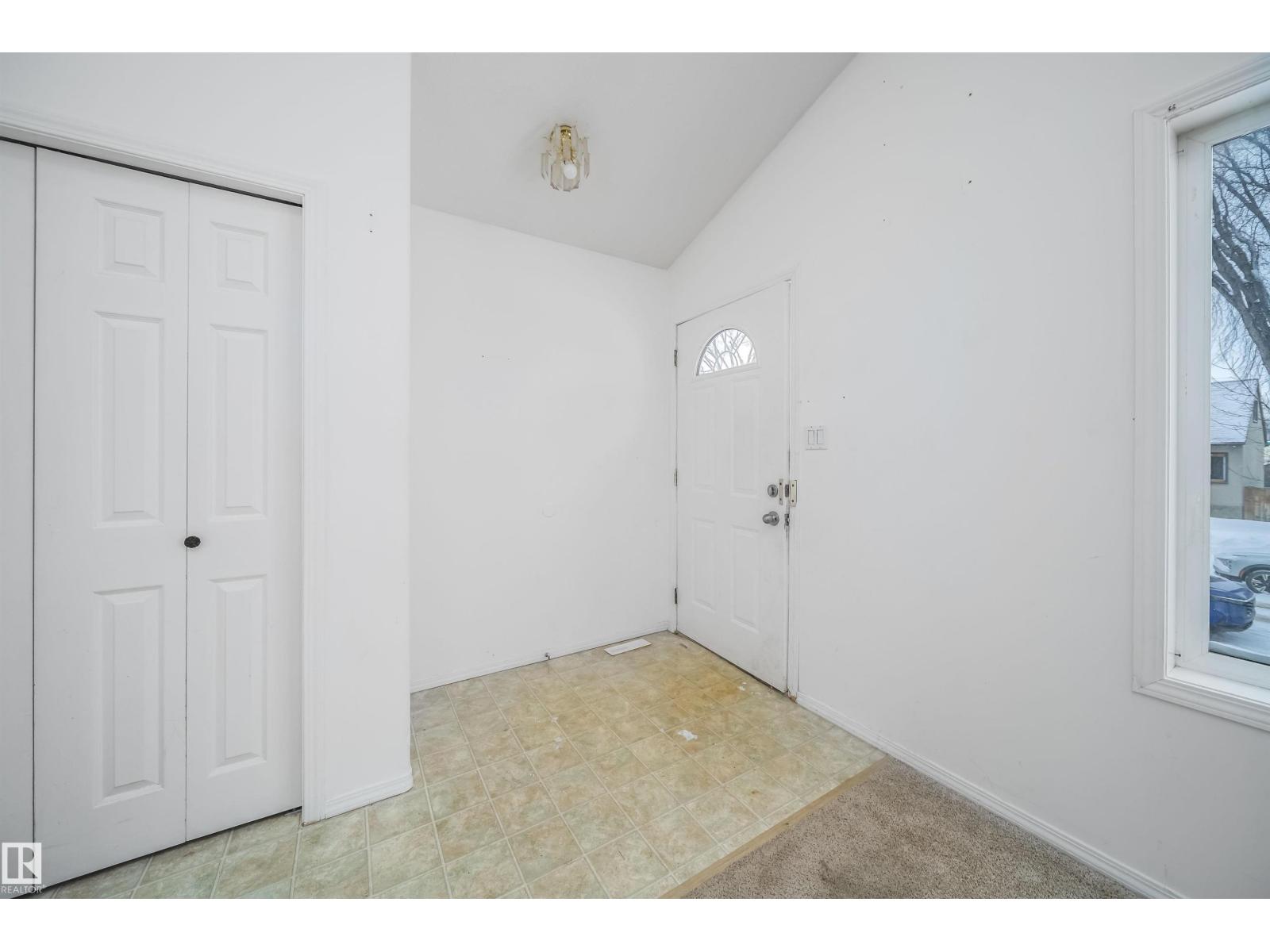 12041/43 67 ST NW NW, Montrose (Edmonton), Edmonton photo 5