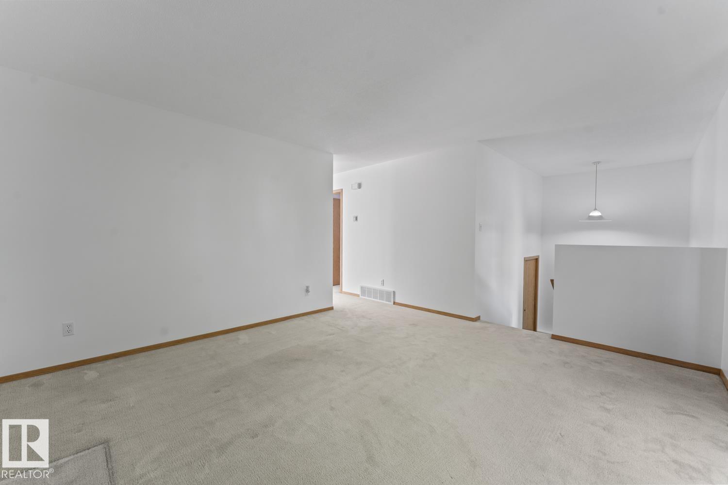 4813 45 ST - 11