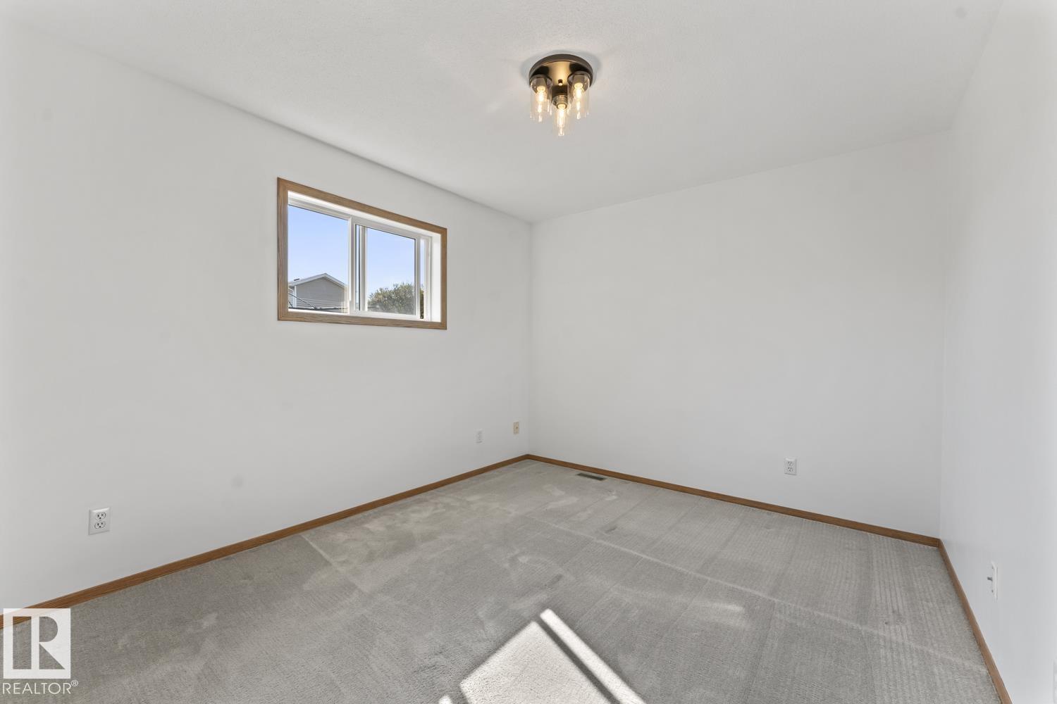 4813 45 ST - 14