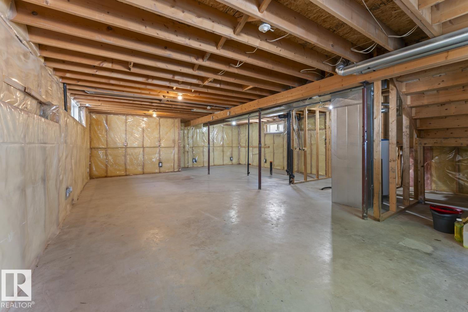 4813 45 ST - 16