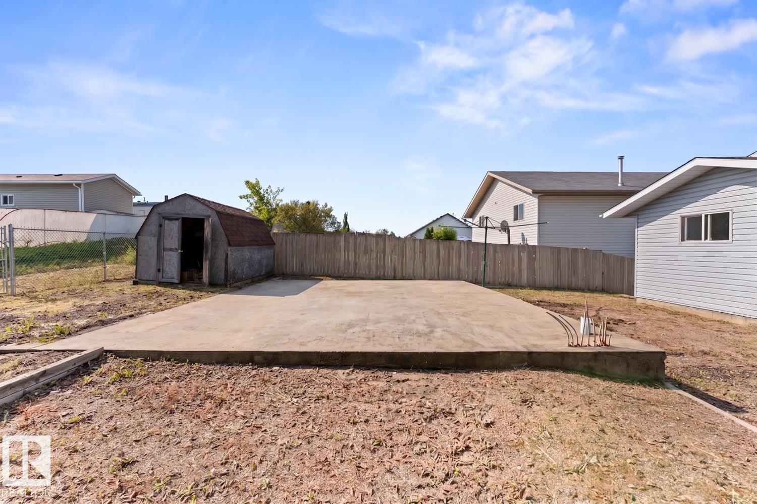 4813 45 ST - 18