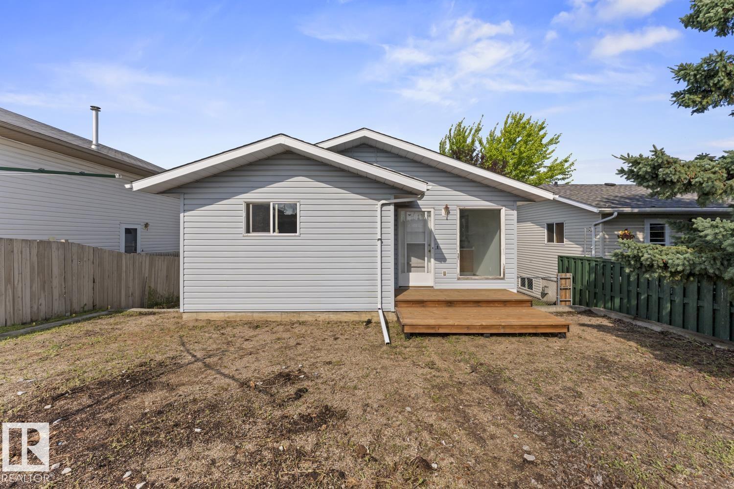 4813 45 ST - 21