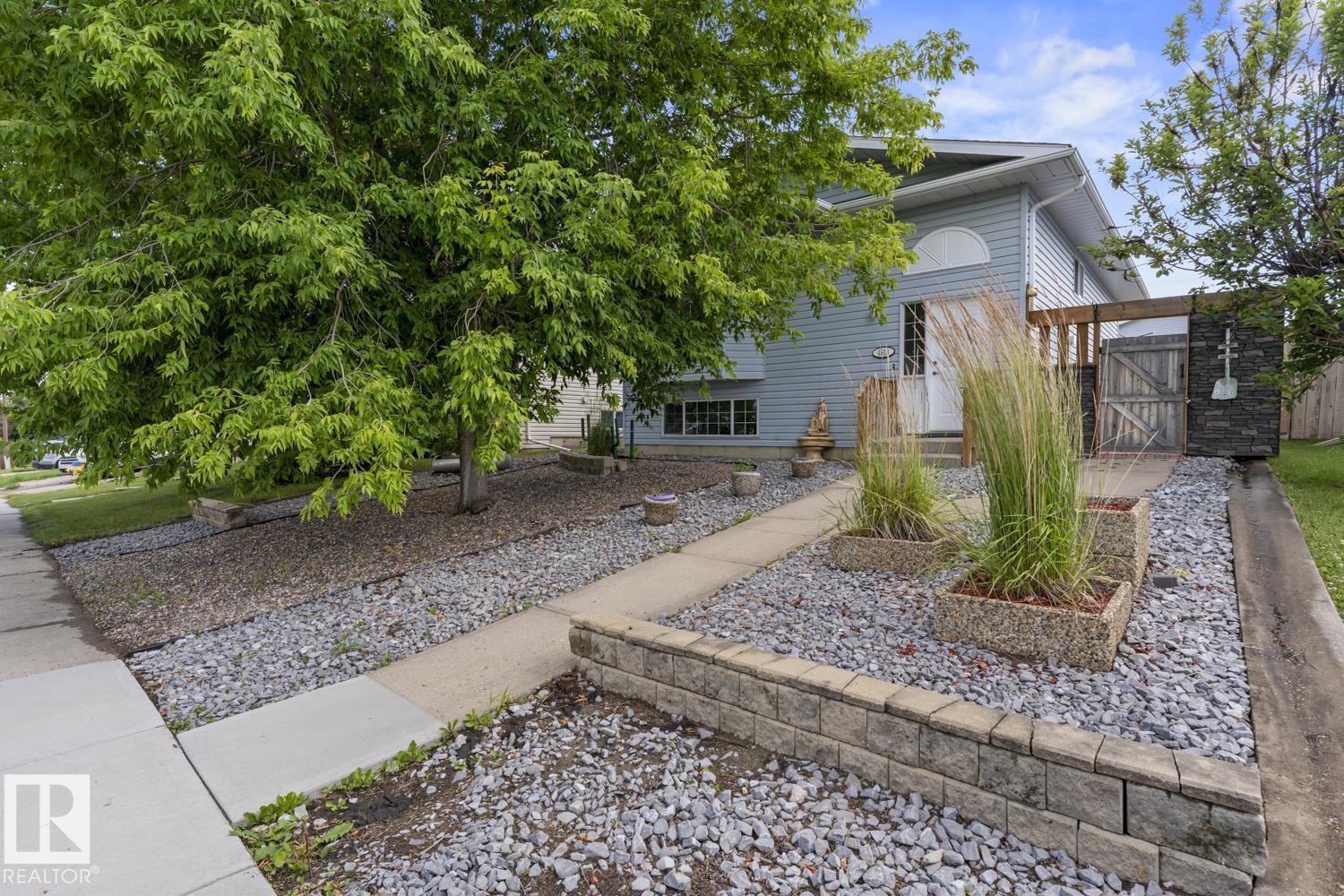 4813 45 ST - 23
