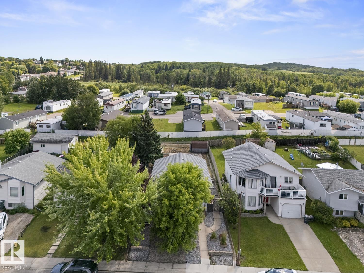 4813 45 ST - 25